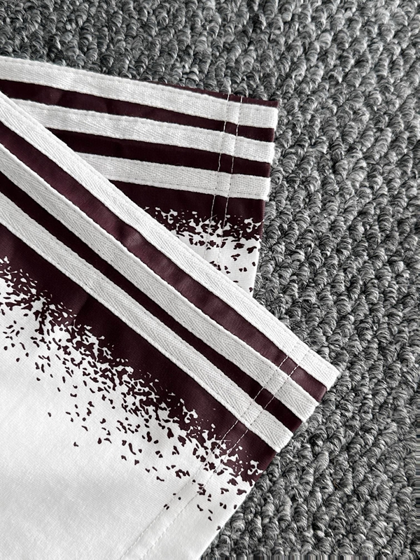 ブランドTシャツ角部分ディテール